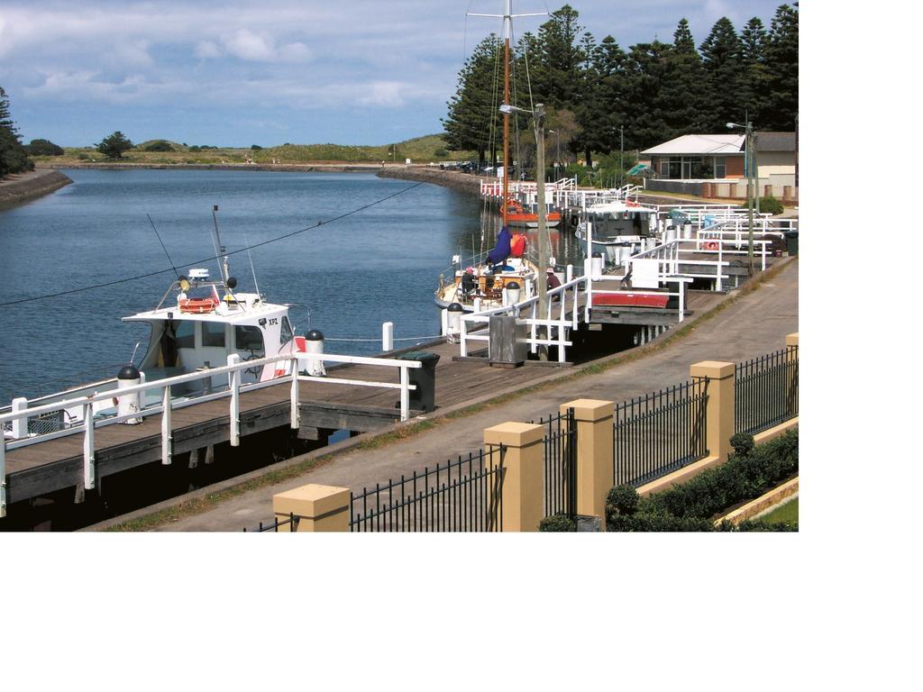 Вилла Dockside Waterfront Indulgence Порт-Фейри Экстерьер фото